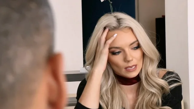 Смотрите секс с глубоким проникновением в красивую киску онлайн